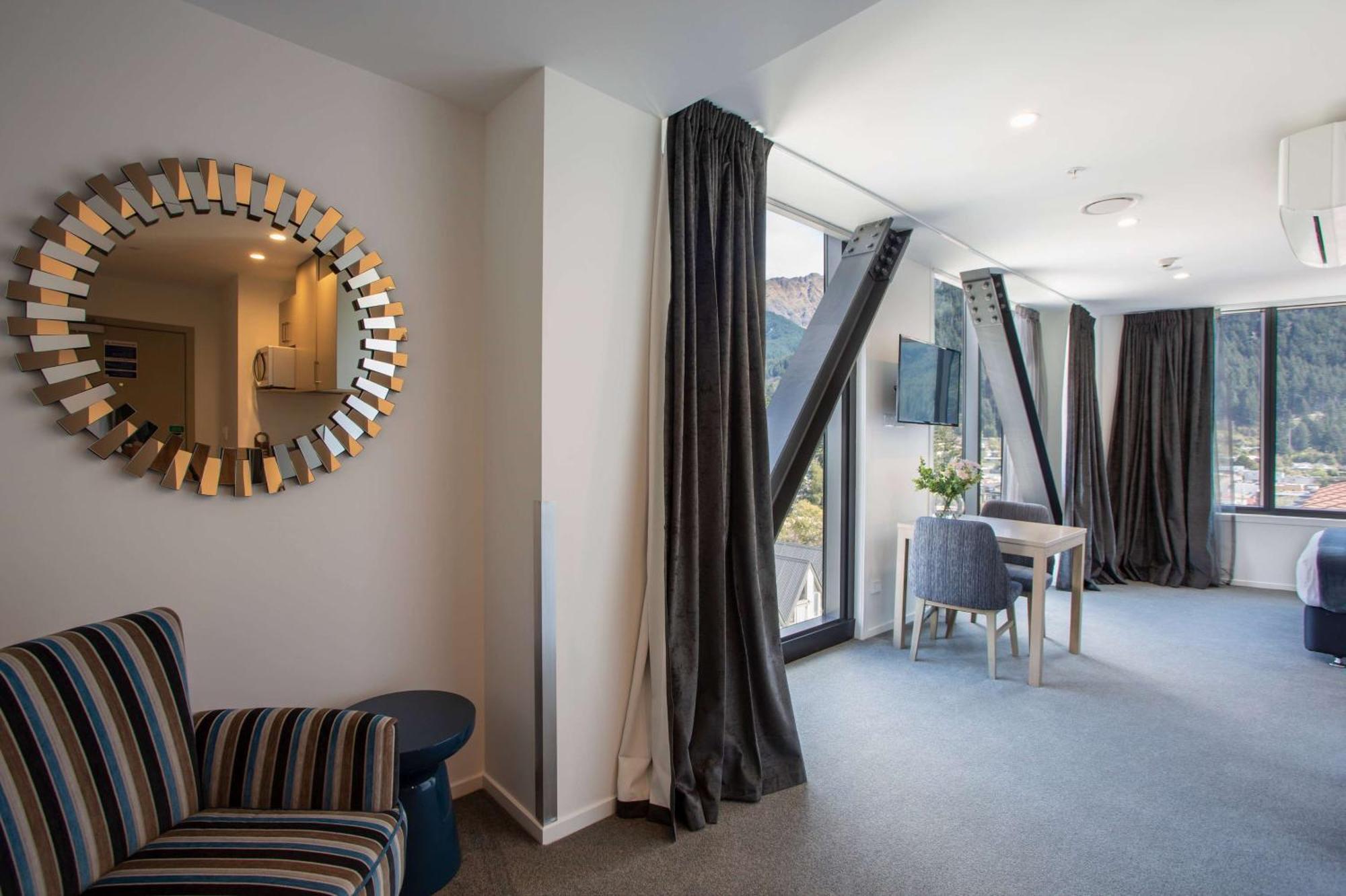 Ramada By Wyndham Queenstown Central المظهر الخارجي الصورة
