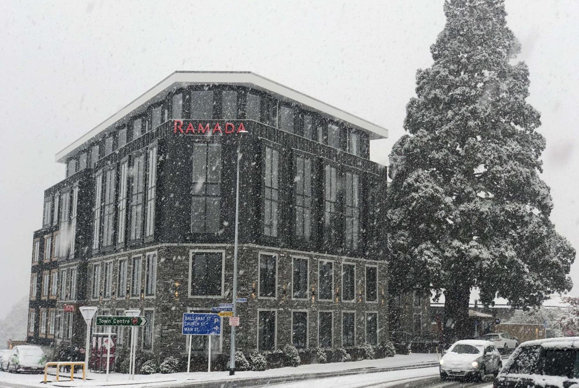 Ramada By Wyndham Queenstown Central المظهر الخارجي الصورة