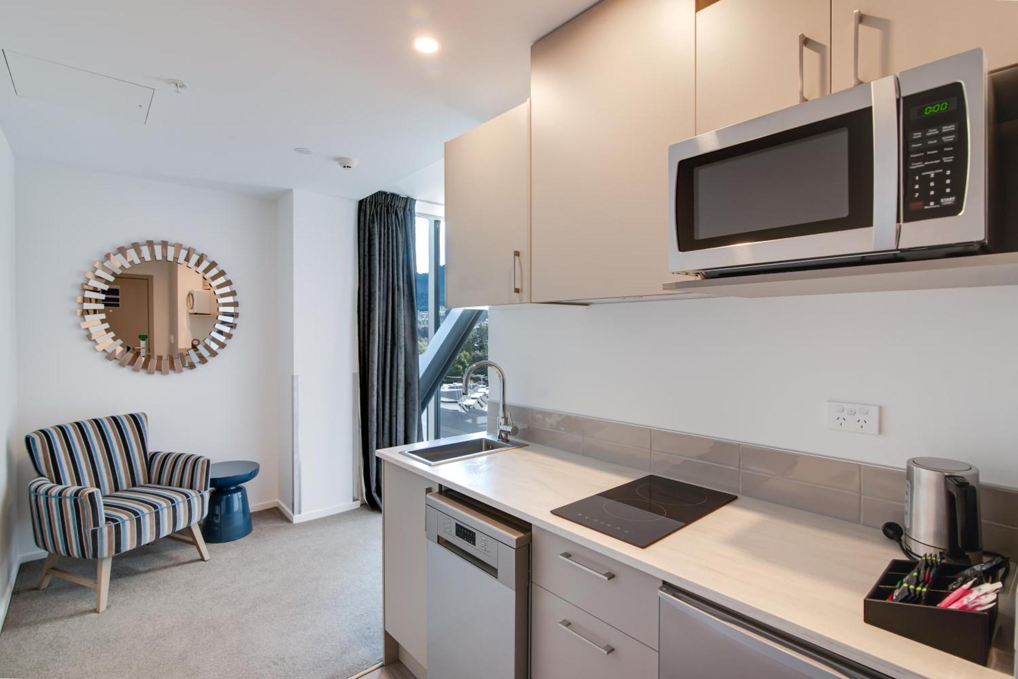Ramada By Wyndham Queenstown Central المظهر الخارجي الصورة